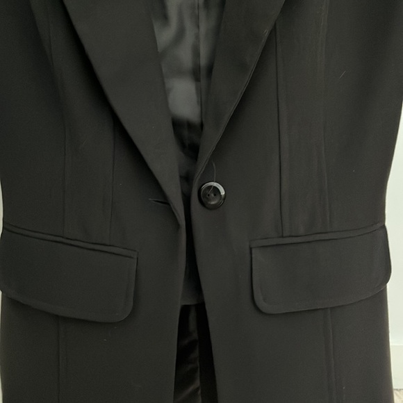 Women’s Black Fitted Blazer - Picture 2 of 3